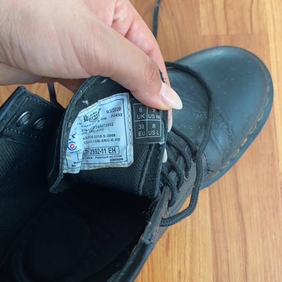 SOLD !Dr. AirWair Martens - Picture 7 of 7